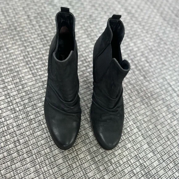 Paul Green Jano Black Leather Chelsea Scrunch Boot